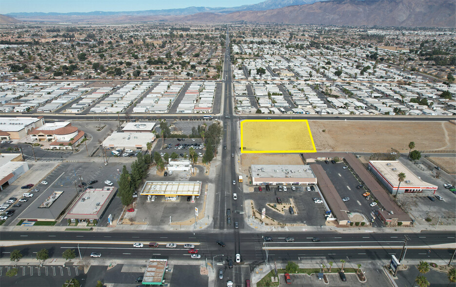 Lyon and Latham Avenue, Hemet, CA en venta - Foto del edificio - Imagen 2 de 7