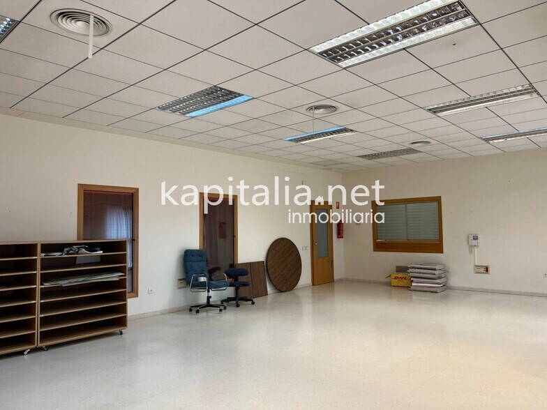 Oficina en Valencia de Alcántara, Cáceres en alquiler - Foto del edificio - Imagen 3 de 6