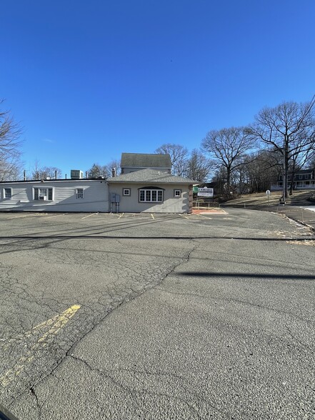 295 Parker Farms Rd, Wallingford, CT en venta - Foto del edificio - Imagen 2 de 12