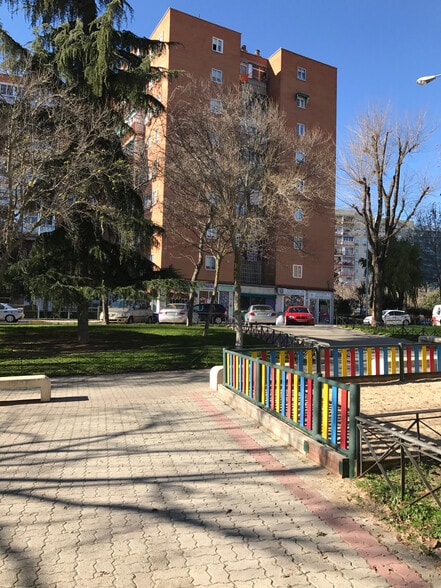 Avenida Provincias, 14, Fuenlabrada, Madrid en alquiler - Foto de la construcción - Imagen 3 de 3