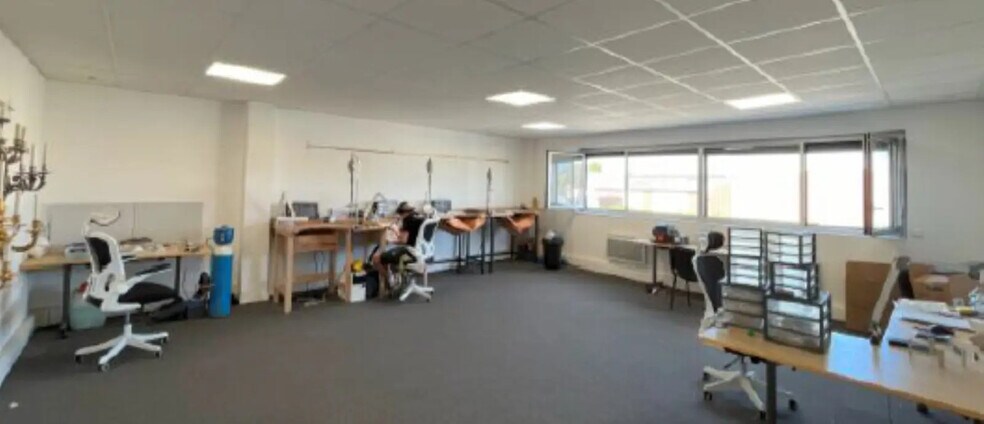 58 Avenue Des Bruyères, Décines-Charpieu en alquiler - Foto del edificio - Imagen 2 de 4