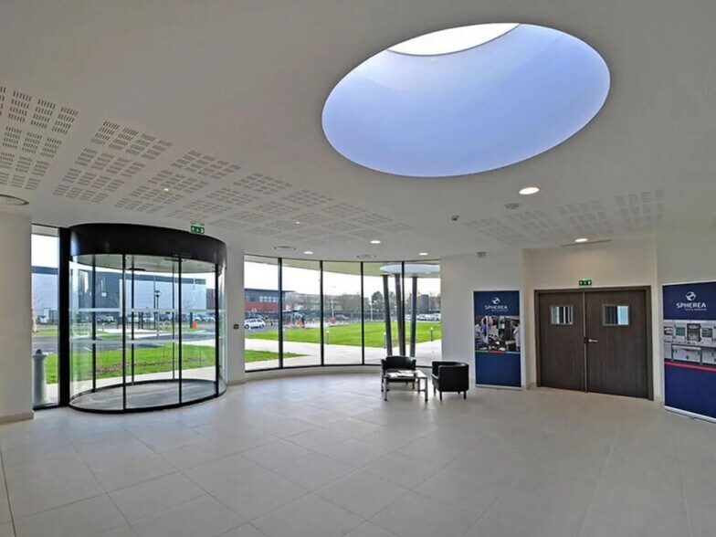 8 Rue Du Maréchal De Lattre De Tassigny, Élancourt en alquiler - Vestíbulo - Imagen 2 de 10