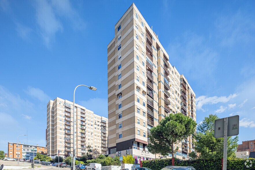 Avenida De Rafael Alberti, 16-18, Madrid, Madrid en venta - Foto del edificio - Imagen 2 de 7