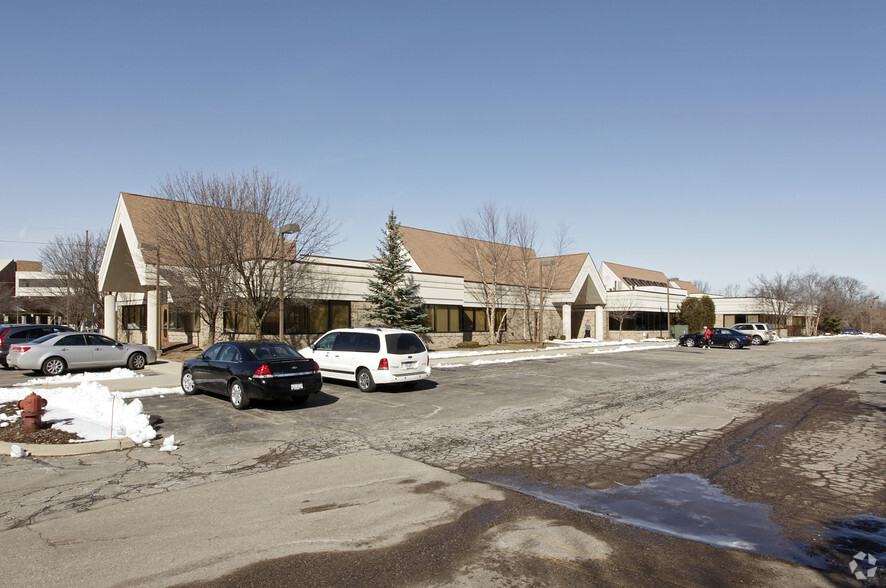 15130-15148 Levan Rd, Livonia, MI en alquiler - Foto del edificio - Imagen 2 de 2