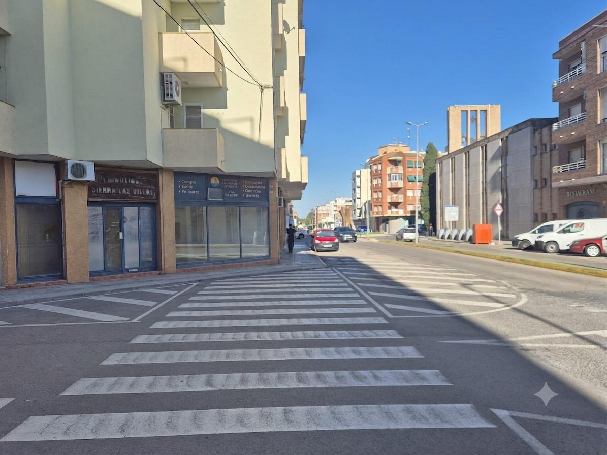 Local en Amposta, Tarragona en alquiler Foto del edificio- Imagen 1 de 3