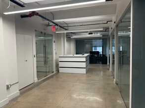 225 Broadway, New York, NY en alquiler Foto del edificio- Imagen 2 de 3