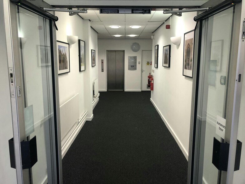 1-4 Long Causeway, Peterborough en alquiler - Foto del edificio - Imagen 2 de 3