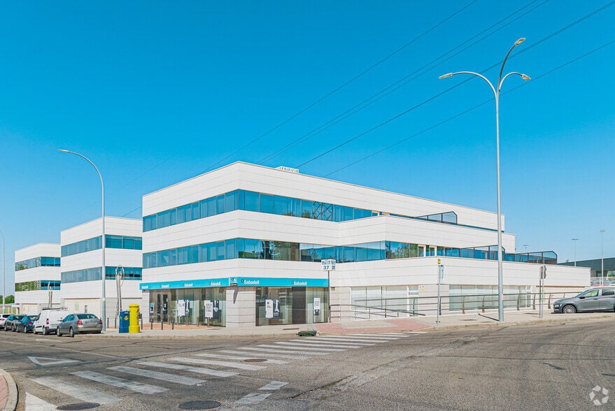 Oficina en Móstoles, Madrid en alquiler - Foto del edificio - Imagen 1 de 9