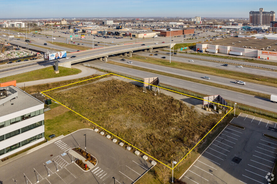 Pl Louis-R.-Renaud, Laval, QC en alquiler - Vista aérea - Imagen 3 de 4