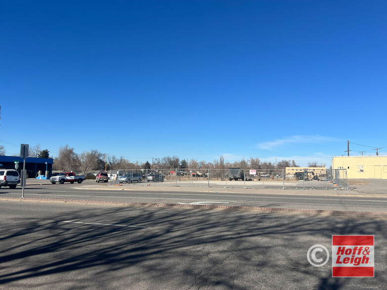 9005 E Colfax Ave, Aurora, CO en venta - Foto del edificio - Imagen 1 de 3