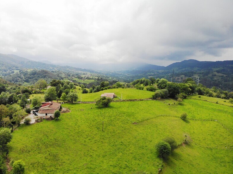 Mones, Piloña, Asturias en venta - Vista aérea - Imagen 3 de 23