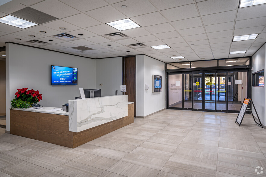 363 N Sam Houston Pky E, Houston, TX en alquiler - Foto del interior - Imagen 1 de 5