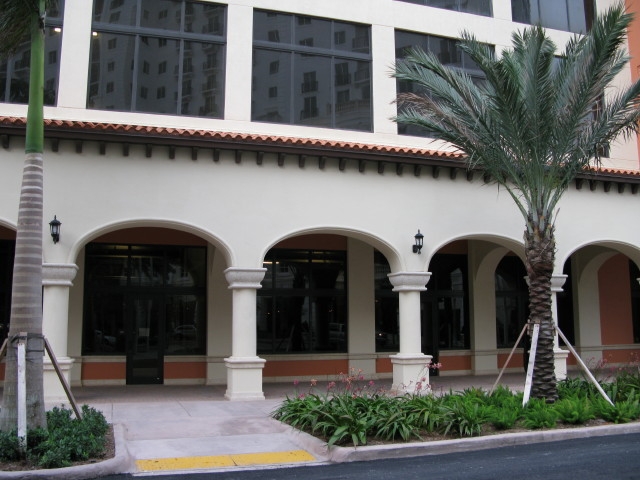 55 Merrick Way, Coral Gables, FL en alquiler - Foto del edificio - Imagen 3 de 7