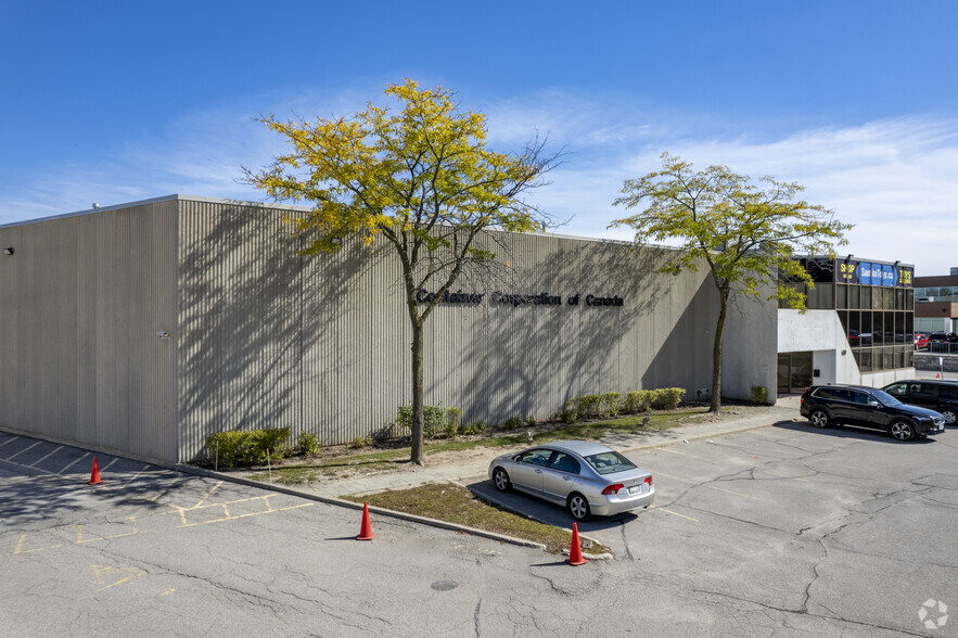 60 E Beaver Creek Rd, Richmond Hill, ON en alquiler - Foto del edificio - Imagen 3 de 4