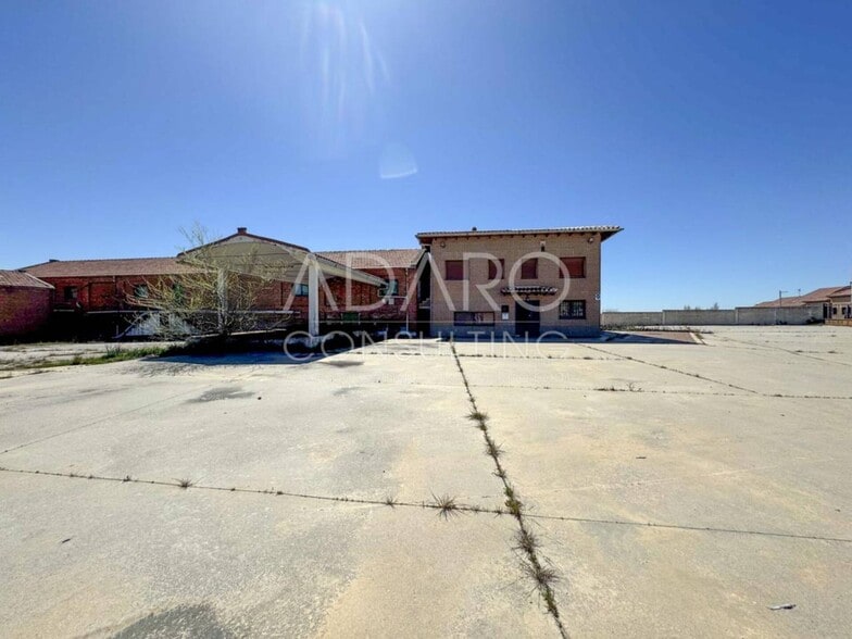 Nave en Navalcarnero, Madrid en venta - Foto del edificio - Imagen 3 de 12