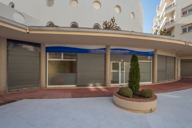 Más detalles de Carrer Club Nàutic, 1, Castelló d'Empúries - Local en venta