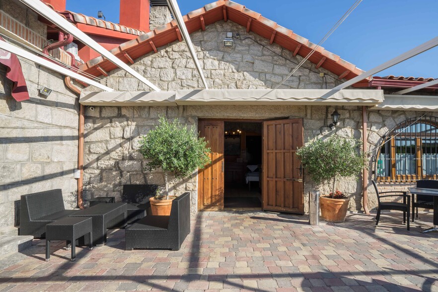 Local en Galapagar, Madrid en venta - Foto del edificio - Imagen 2 de 21