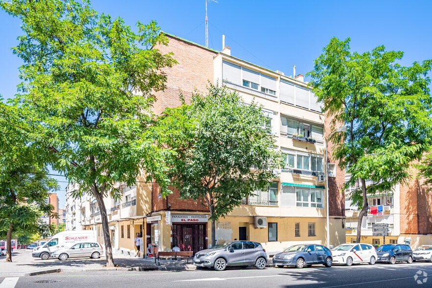 Calle de Ponferrada, Madrid, Madrid en venta - Foto del edificio - Imagen 2 de 2