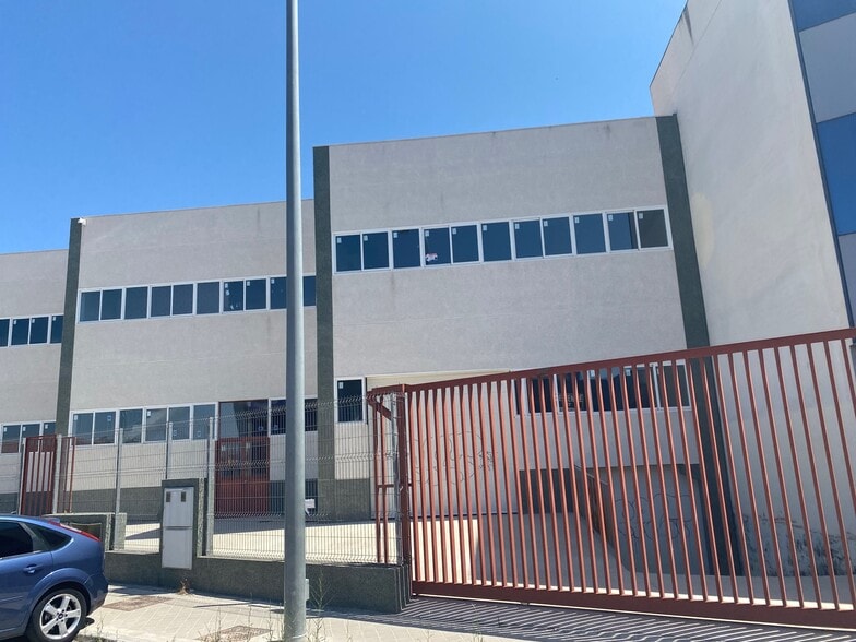 Avenida de la Reguera, 7, Móstoles, Madrid en venta - Foto del edificio - Imagen 3 de 3