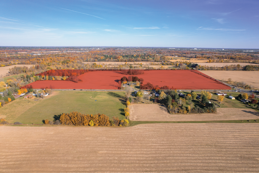 VL M-100, Grand Ledge, MI en venta - Vista aérea - Imagen 2 de 7