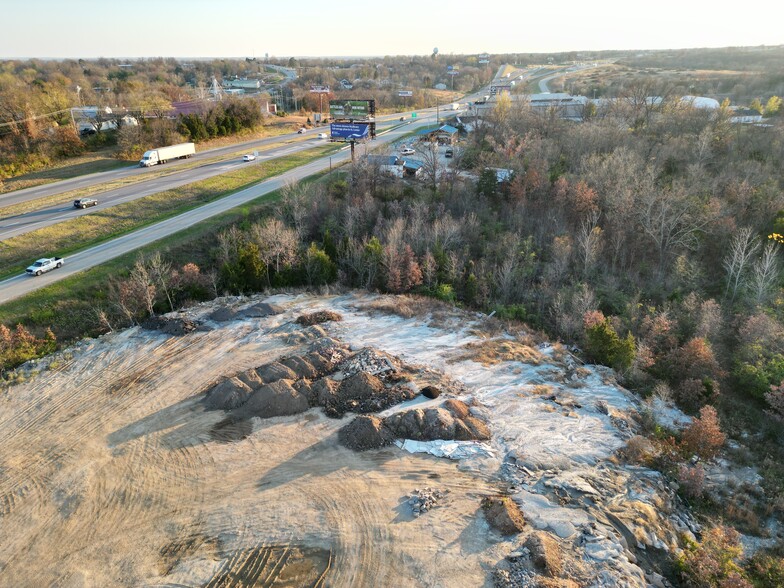 Crews Dr, Saint Clair, MO en alquiler - Foto del edificio - Imagen 2 de 22