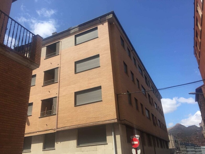 Local en Nájera en venta - Foto del edificio - Imagen 2 de 19