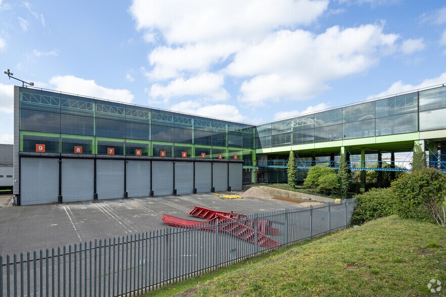 Green Park Way, Greenford en alquiler - Foto del edificio - Imagen 2 de 3