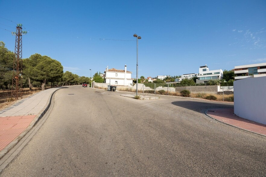 Calle Cúllar Vega, 42, La Zubia, Granada en venta - Foto del edificio - Imagen 2 de 18