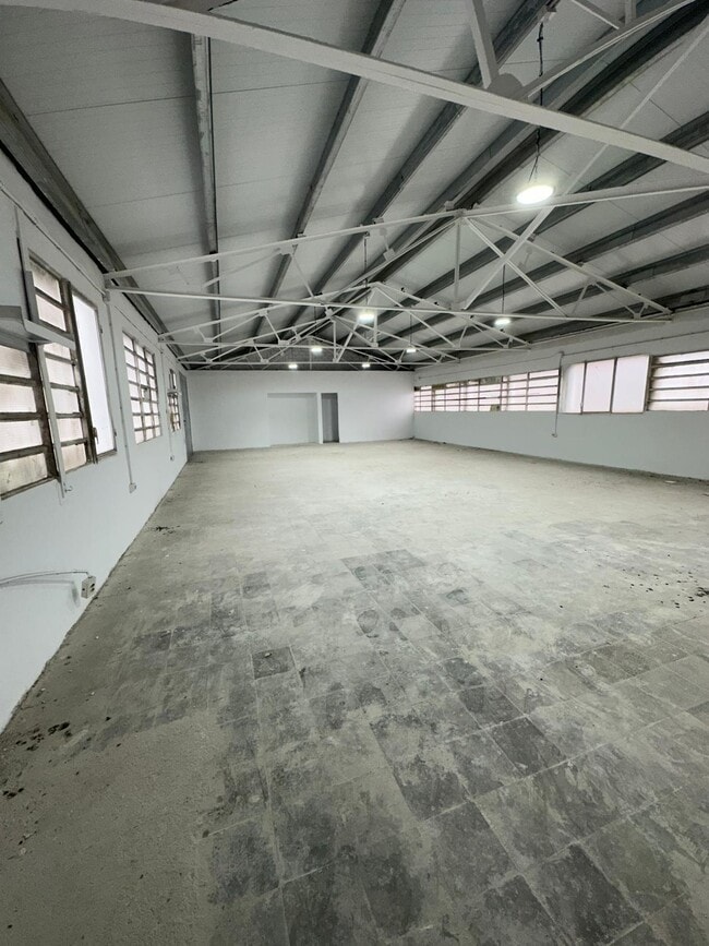 Más detalles de Nave en alquiler