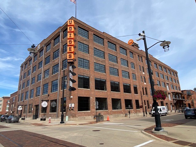 1000 Jackson St, Dubuque, IA en alquiler - Foto del edificio - Imagen 1 de 7