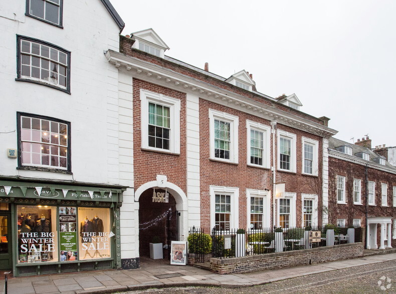 5 Cathedral Clos, Exeter en alquiler - Foto del edificio - Imagen 3 de 12