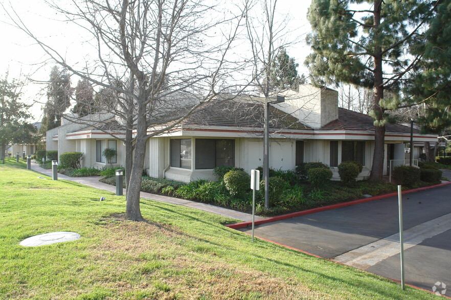 2804 Camino Dos Rios, Thousand Oaks, CA en alquiler - Foto del edificio - Imagen 2 de 3