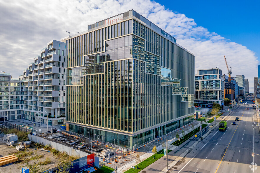 251 Queens Quay E, Toronto, ON en alquiler - Foto del edificio - Imagen 1 de 4