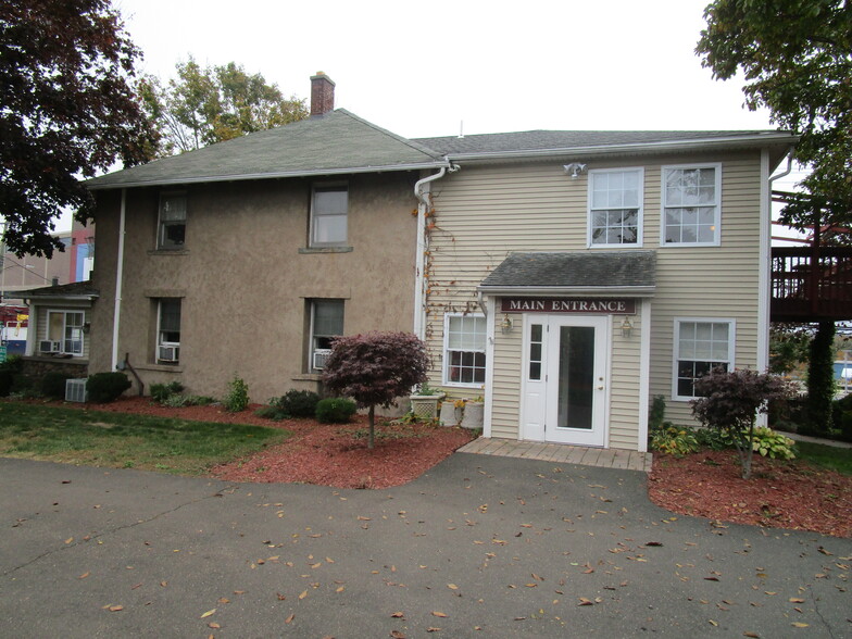 130 Saw Mill Rd, West Haven, CT en venta - Foto del edificio - Imagen 2 de 15