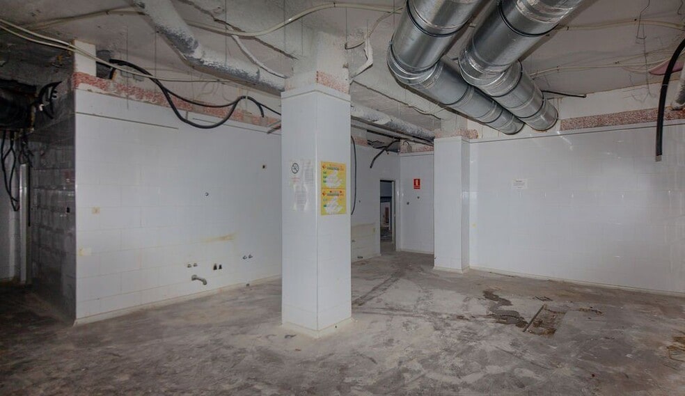 Local en Buñol, Valencia en venta - Foto del interior - Imagen 2 de 30