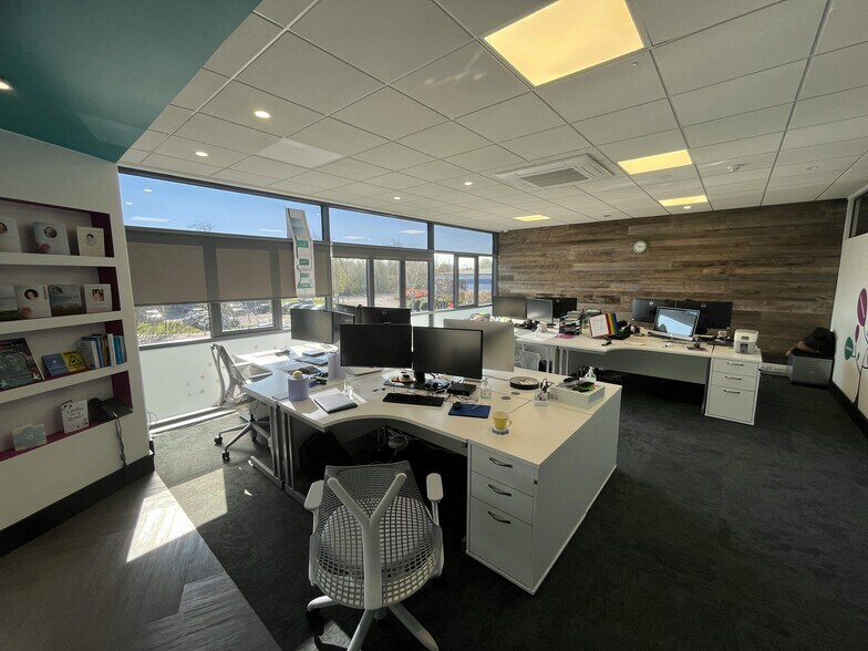 Smeaton Close, Aylesbury en venta - Foto del edificio - Imagen 3 de 10