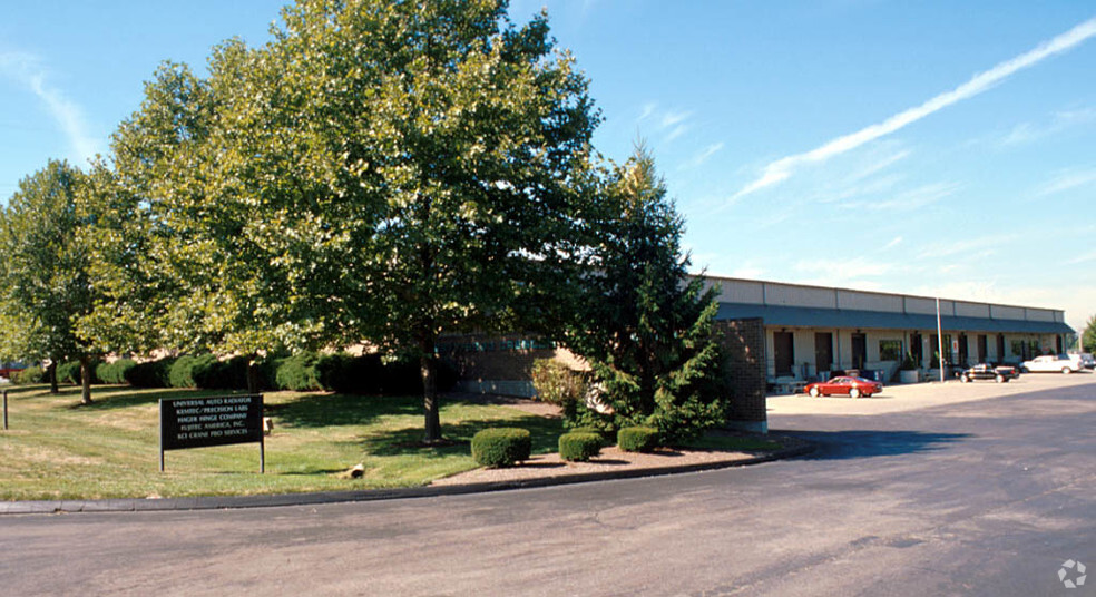 9877-9893 Crescent Park Dr, West Chester, OH en alquiler - Foto del edificio - Imagen 1 de 2