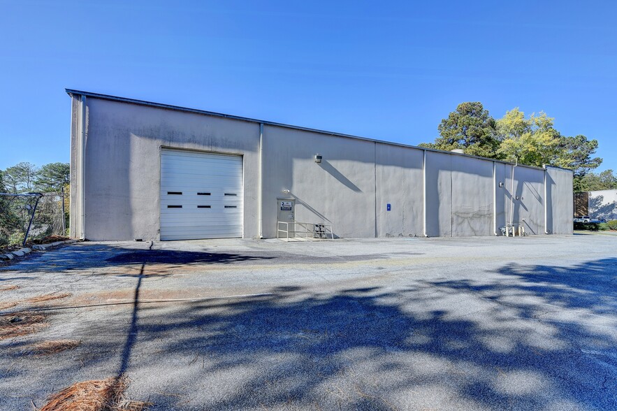 2679 Peachtree Sq, Doraville, GA en alquiler - Foto del edificio - Imagen 3 de 14