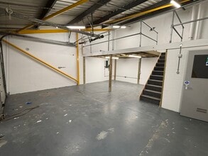 851-860 Plymouth Rd, Slough en alquiler Foto del interior- Imagen 2 de 3