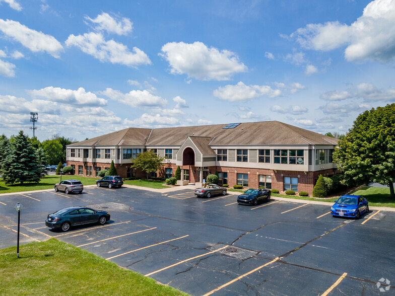 1017 W Glen Oaks Ln, Mequon, WI en alquiler - Foto del edificio - Imagen 1 de 6