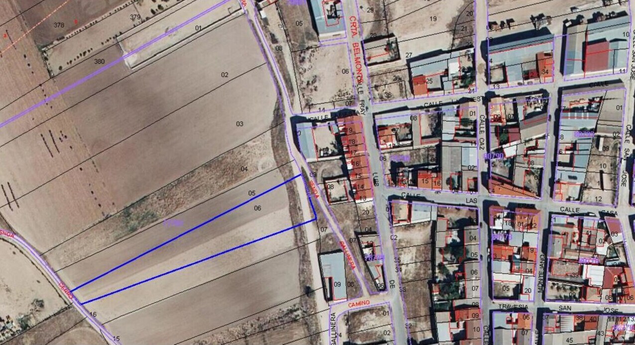Terreno en Las Pedroñeras, Cuenca en venta Foto principal- Imagen 1 de 2