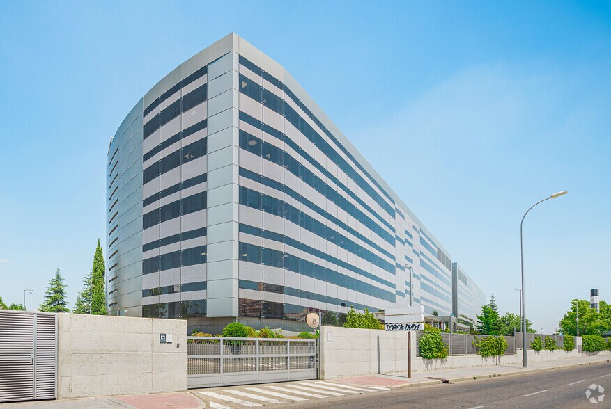 Calle María de Portugal, 9-11, Madrid, Madrid en alquiler - Foto del edificio - Imagen 3 de 5