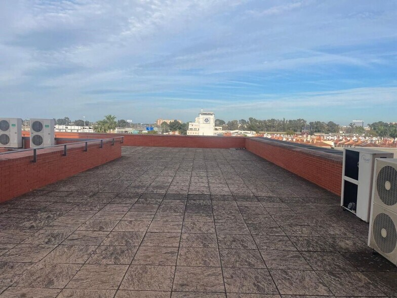 Oficina en SEVILLA en alquiler - Foto del edificio - Imagen 2 de 10