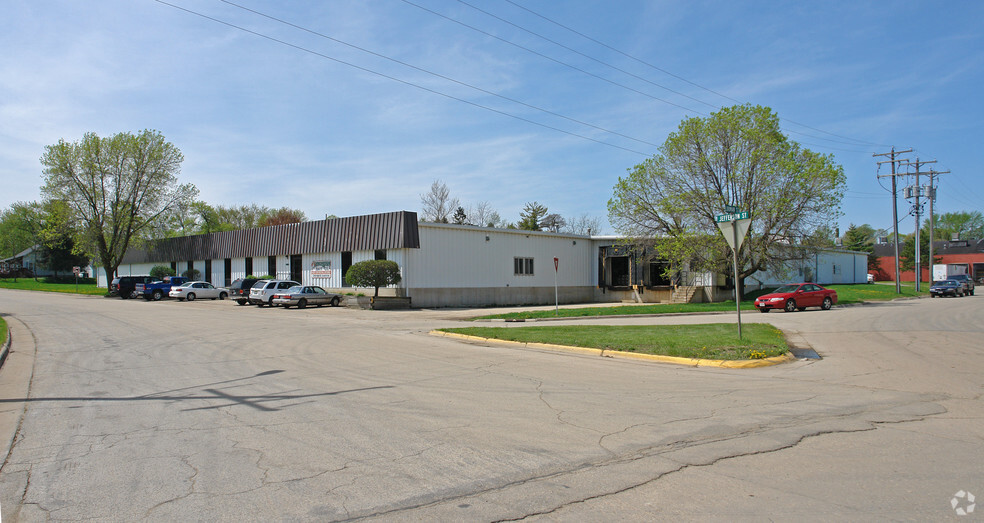 525 Jefferson St, Fort Atkinson, WI en venta - Foto principal - Imagen 1 de 14