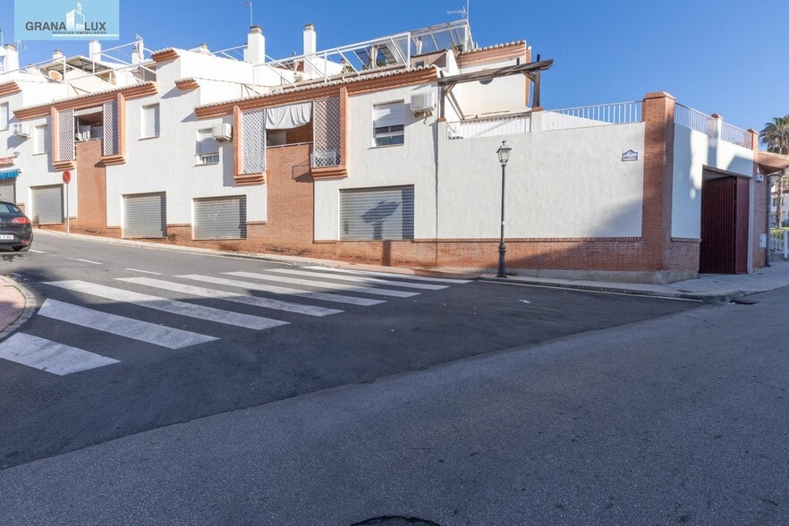 Calle Úbeda, 10, Huétor Vega, Granada en venta - Foto del edificio - Imagen 1 de 20