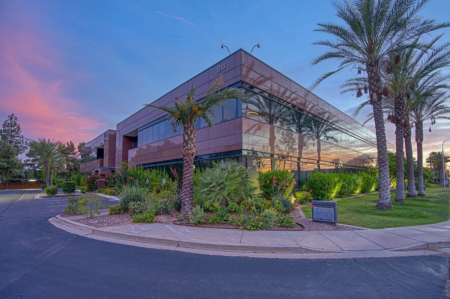 3333 E Camelback Rd, Phoenix, AZ en alquiler - Foto del edificio - Imagen 3 de 30