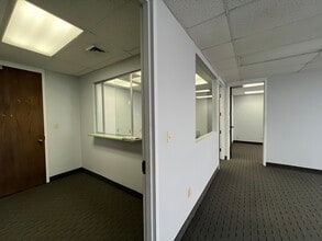 26300 Euclid Ave, Cleveland, OH en alquiler Foto del interior- Imagen 2 de 8