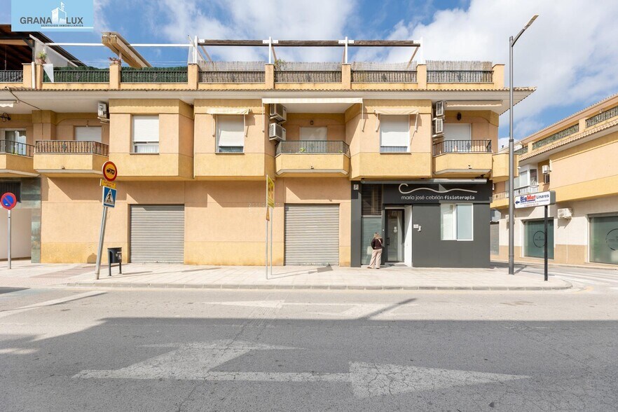Avenida Agustina de Aragón, 5, Churriana de la Vega, Granada en venta - Foto del edificio - Imagen 1 de 16