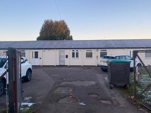 38A Spikes Bridge Rd, Southall en alquiler Foto del edificio- Imagen 2 de 7