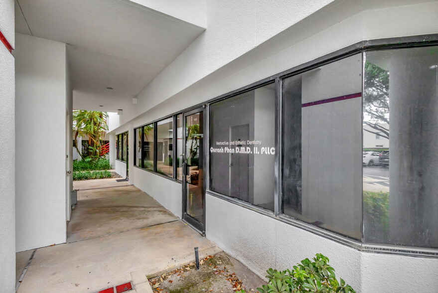 5608 PGA Blvd, Palm Beach Gardens, FL en alquiler - Foto del edificio - Imagen 3 de 24